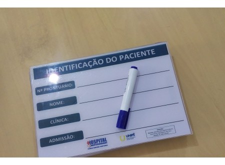 PLACA DE IDENTIFICAÇÃO DE PACIENTES - DISPLAY BEIRA LEITO III